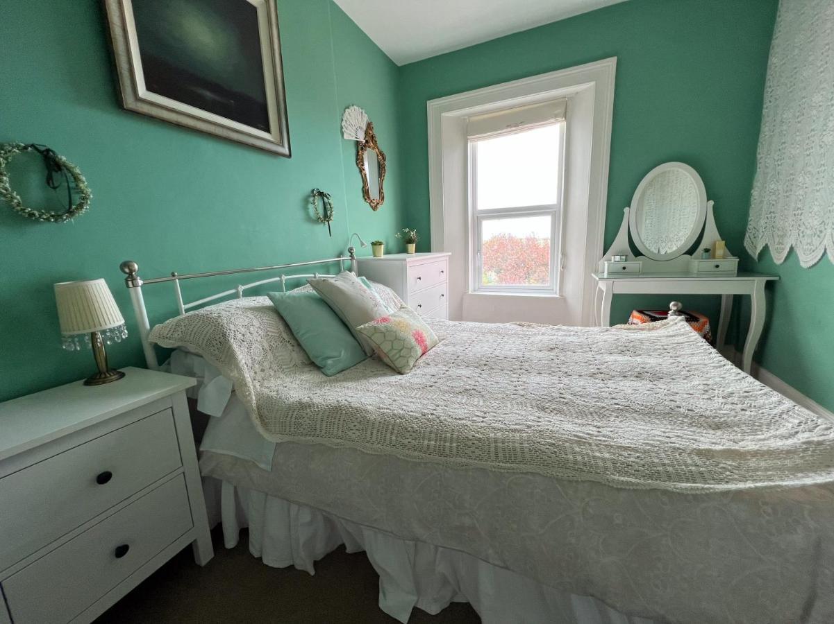 Вілла Unique Townhouse With Large Garden Down To The Sea Killough Екстер'єр фото