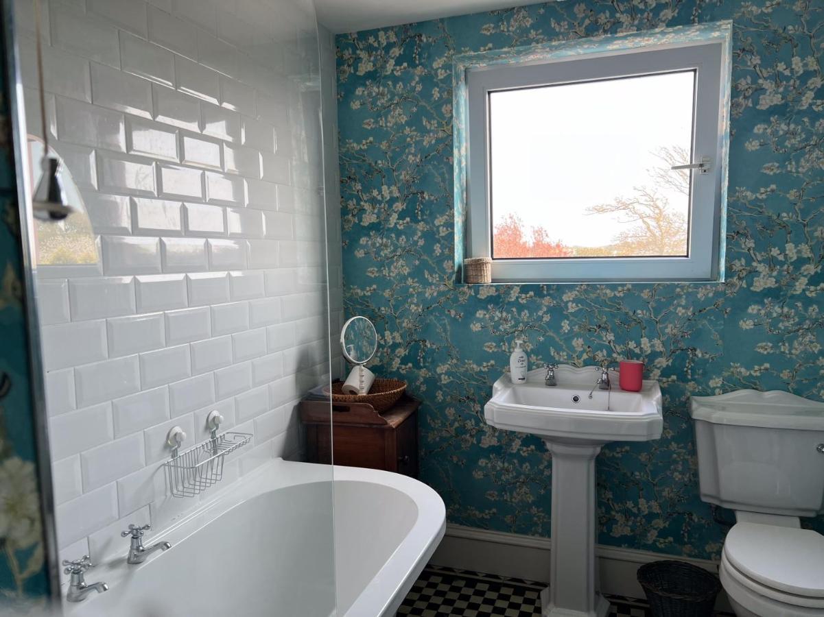 Вілла Unique Townhouse With Large Garden Down To The Sea Killough Екстер'єр фото